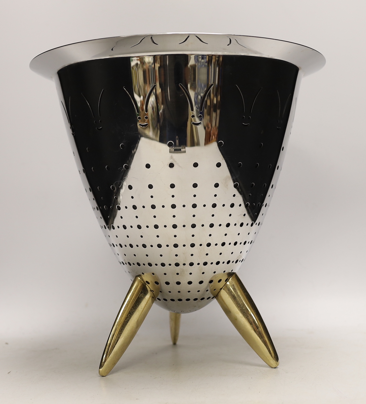 An Alessi Max Le Chinois colander, 30cm